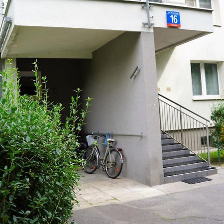 Nice Apartament With Small Tub Varšava Exteriér fotografie