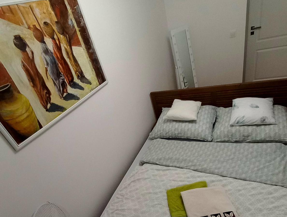 Nice Apartament With Small Tub Varšava Exteriér fotografie